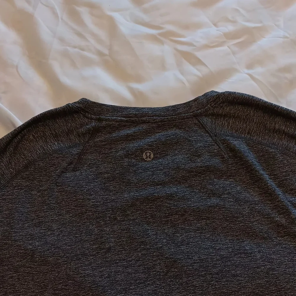 Lululemon Men Long Sleeve Crewneck Shirt Heather Gray SzL‎ Performance
